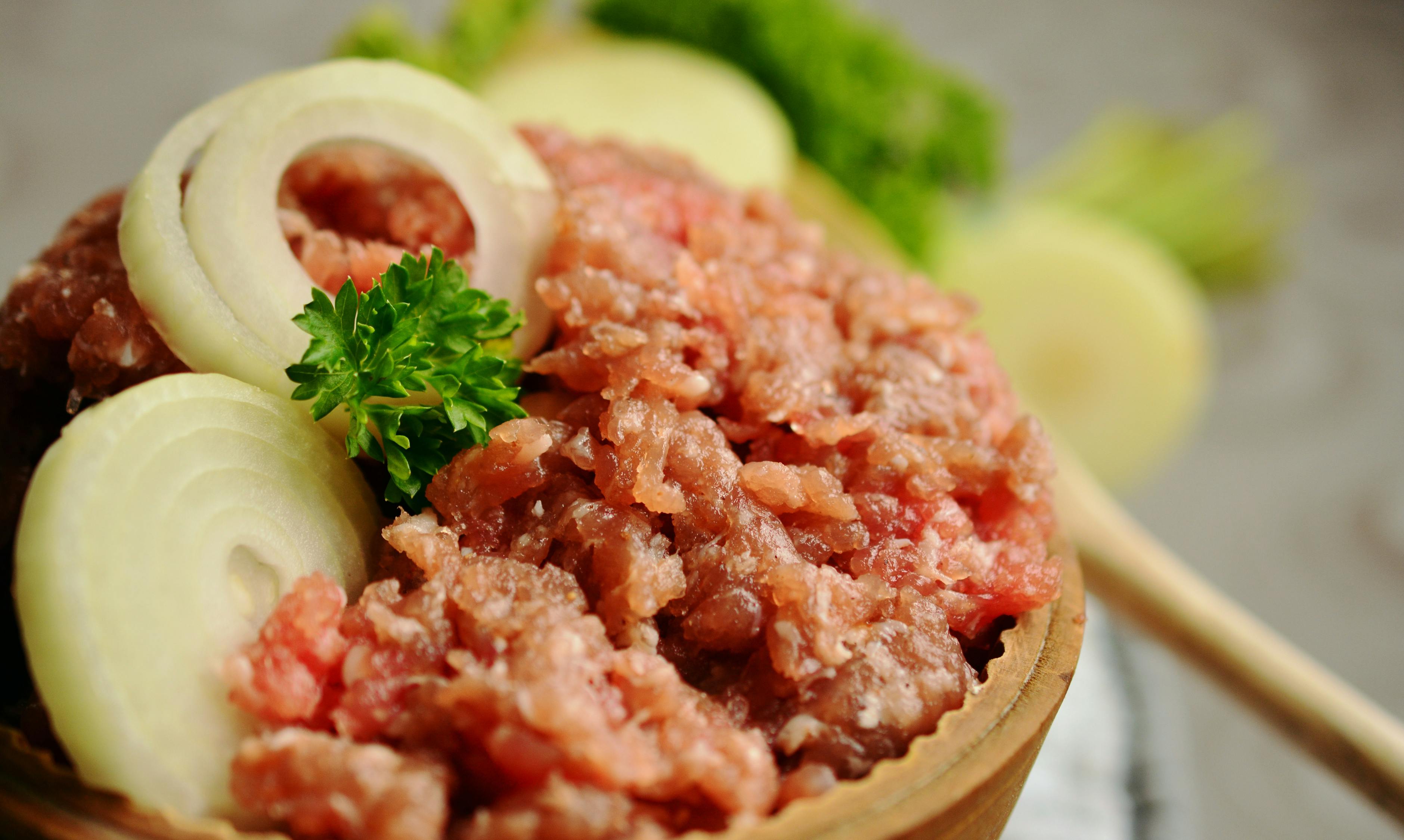 解锁美食的秘密：从食材选择到烹饪技巧，揭秘每一道佳肴背后的故事与匠心！