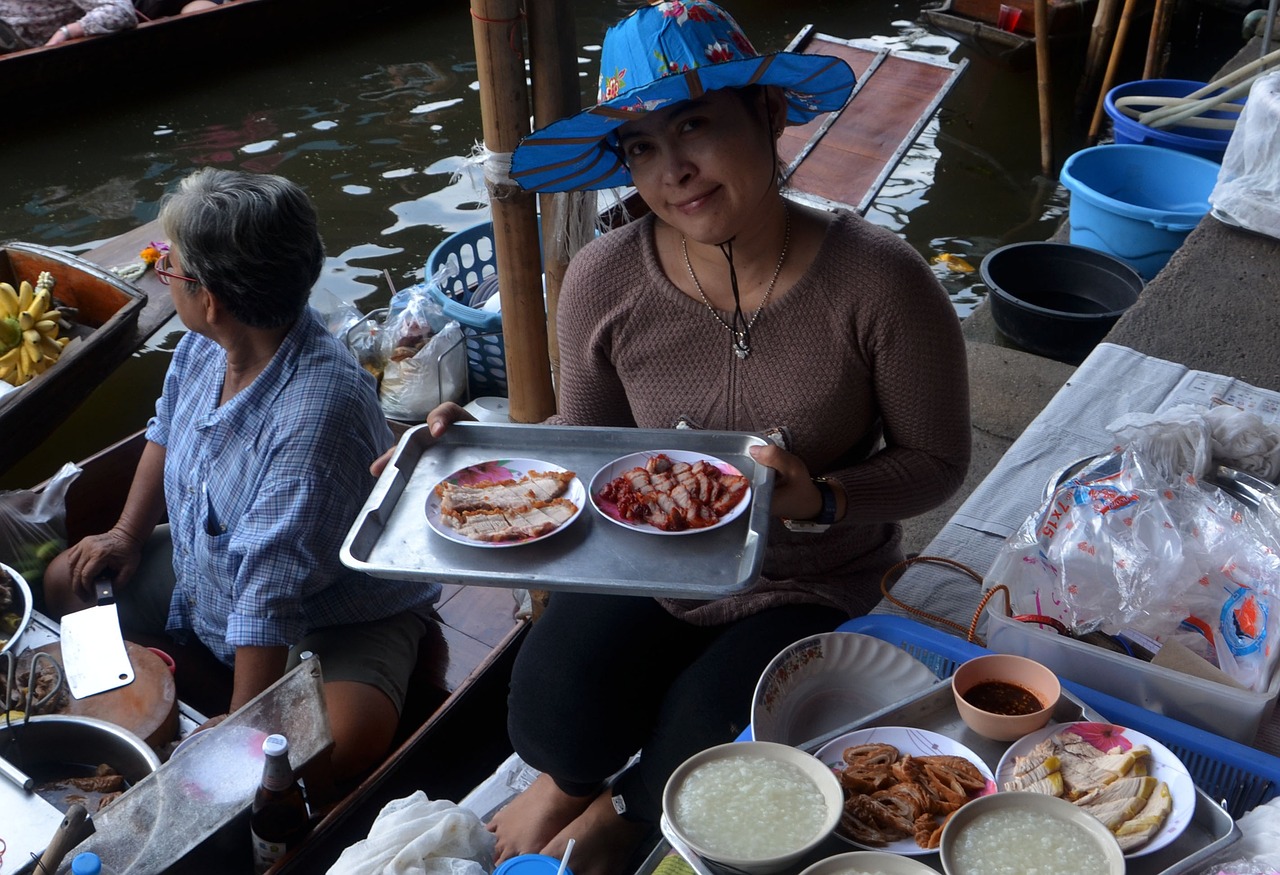 “想马上去湖南旅游！” 70多道正宗湖南小吃亮相北京，吸引千余位顾客前来品尝